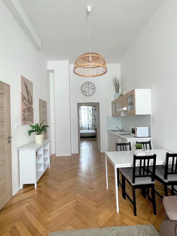 Gallys Apartments Prag Exteriör bild